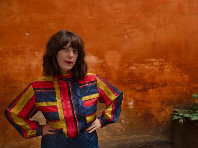 Tine Høeg. Foto af Ib Helles Olesen, Forfatterweb